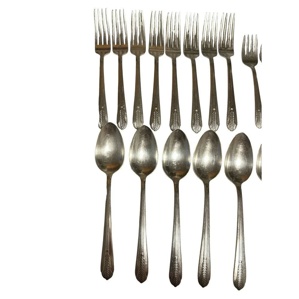 Vintage Wm Rogers Original Rogers Silverplate Flatware Lot 27 Pc Feather Pattern